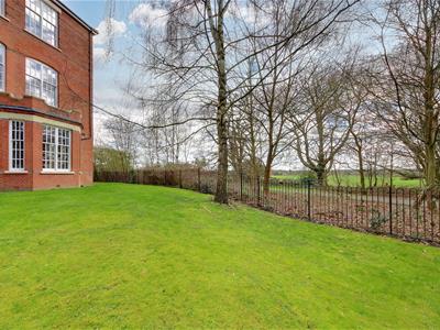 Property image 12 of home to buy in 47 Azalea Close, St. Albans